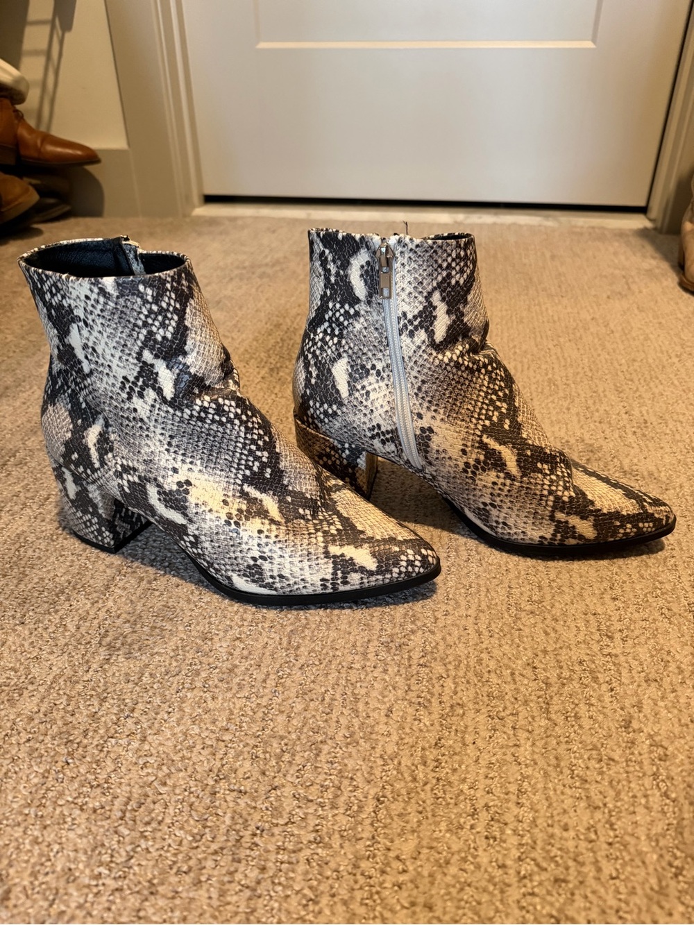 Women's Snake-Print Ankle Boots - White/Black